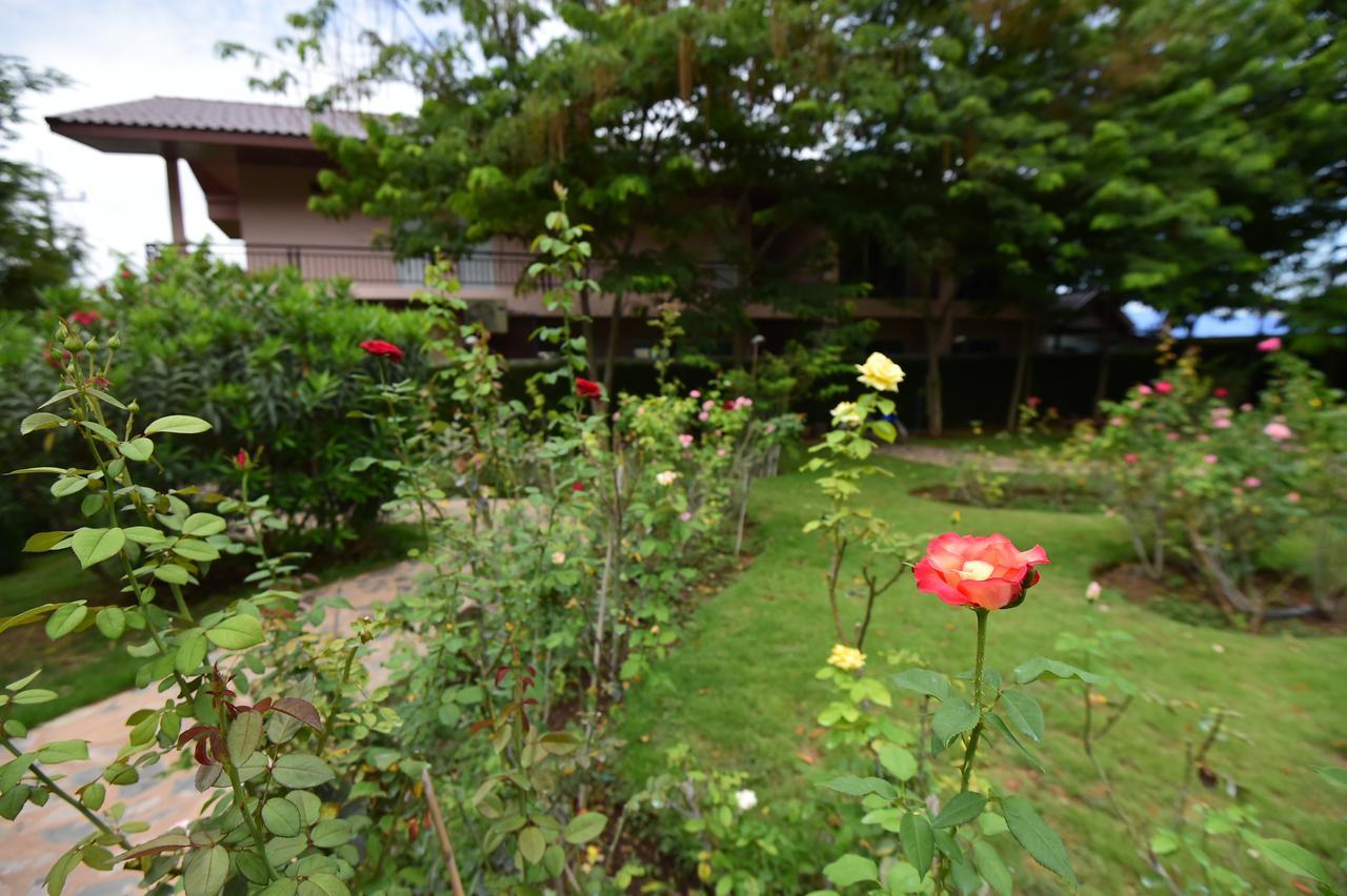 Rose Villa Hote Pak Chong Buitenkant foto
