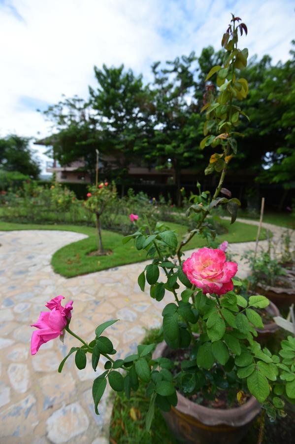Rose Villa Hote Pak Chong Buitenkant foto