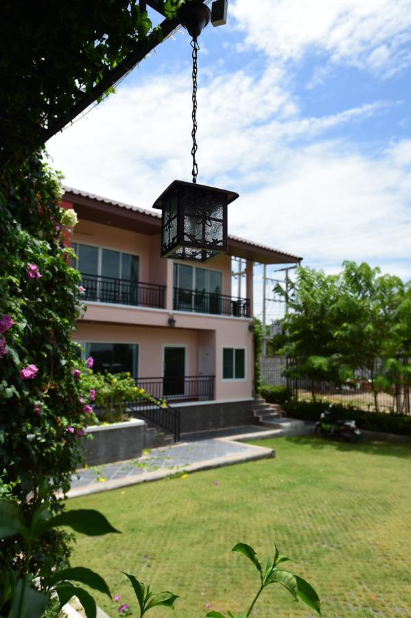 Rose Villa Hote Pak Chong Buitenkant foto